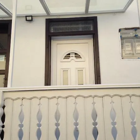 Abszolut Vendeghaz Guest house 2*