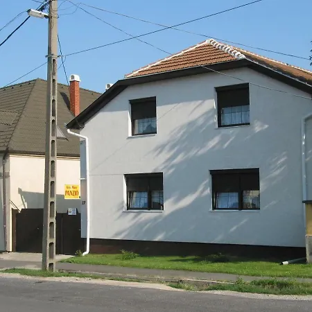 Abszolut Vendeghaz Maison d'hôtes 2*