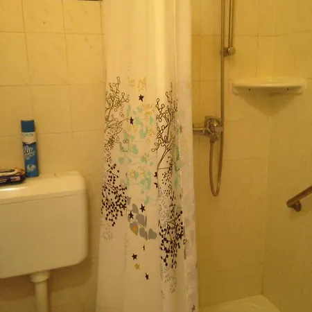 Abszolut Vendeghaz Guest house 2*