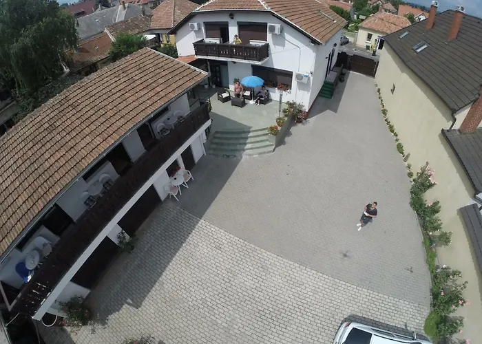 Abszolut Vendeghaz 2*